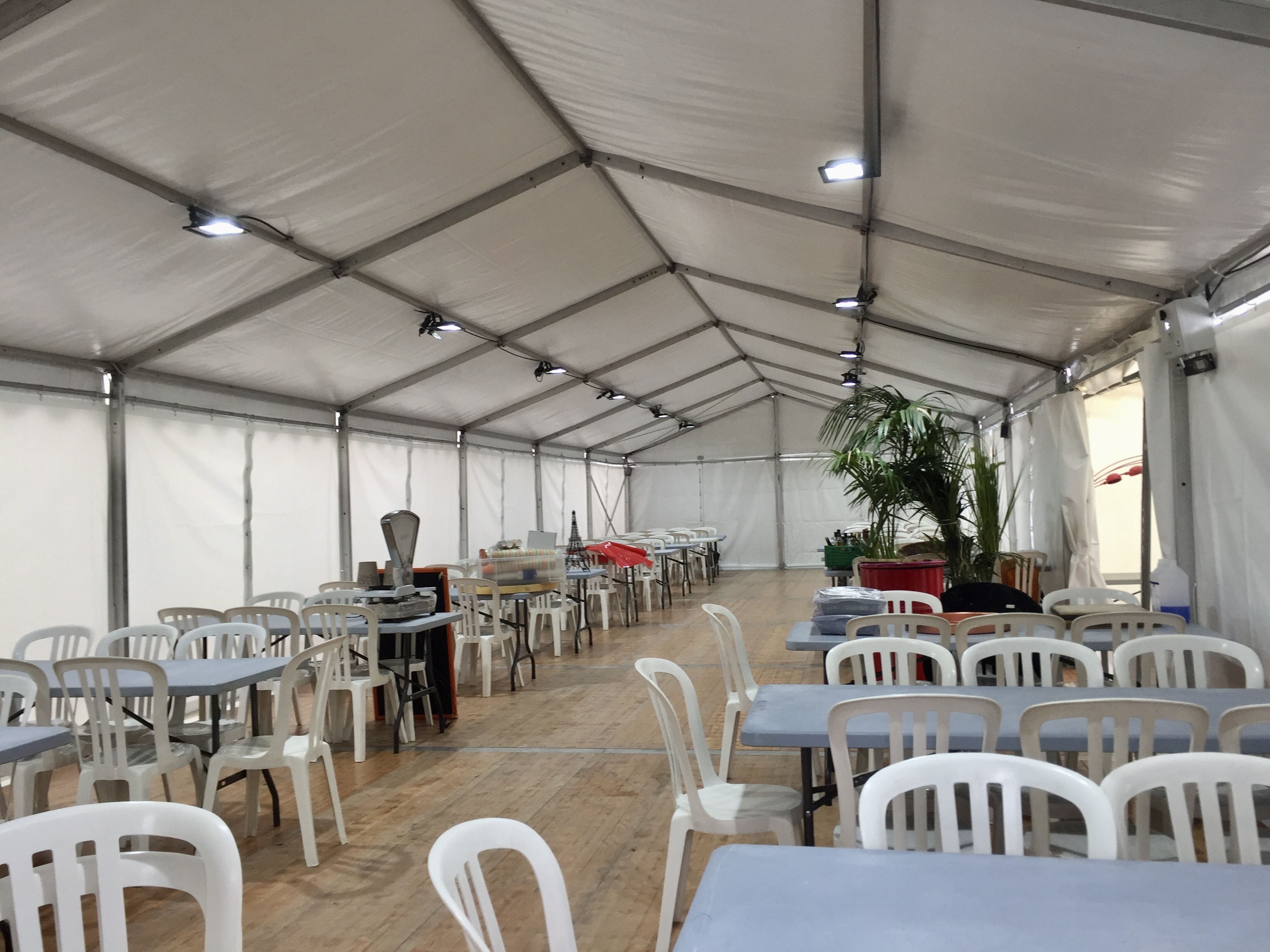 location tente événement studio AMP Visual Canal+ Petit Journal Paris 75 – duoZ events