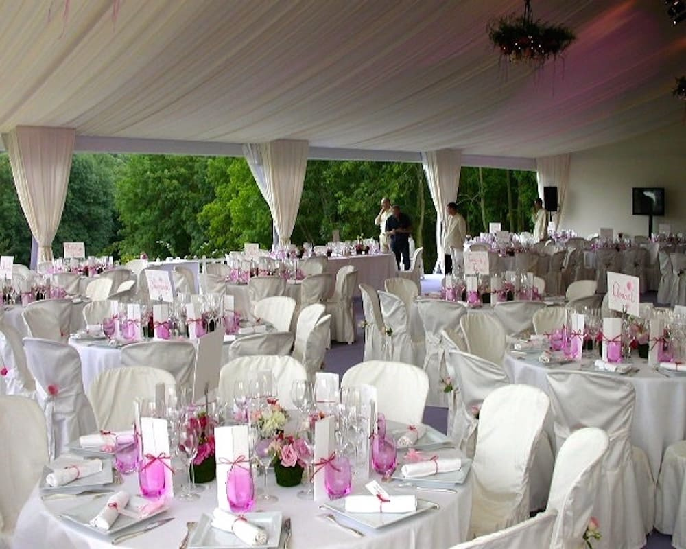Installation de structure et décoration Velo pour un mariage au pavillon de la musique à Louveciennes réalisée par DUO'Z EVENTS
