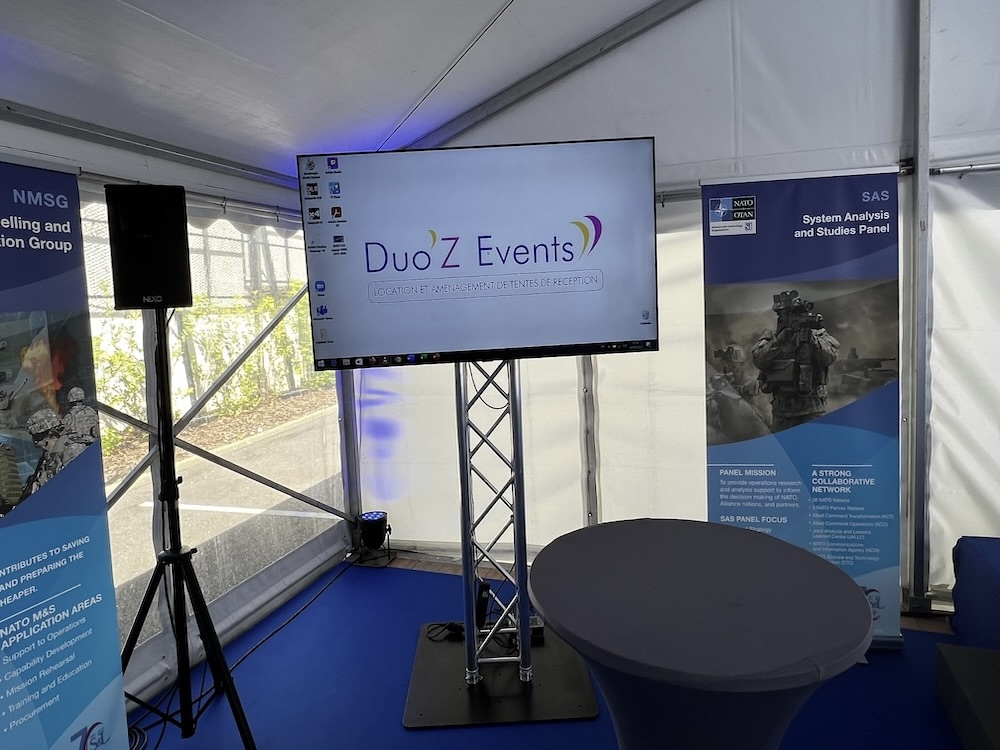 Écran géant et podium protocolaire pour inauguration OTAN, organisation Duo’Z Events dans les Hauts-de-Seine (92)