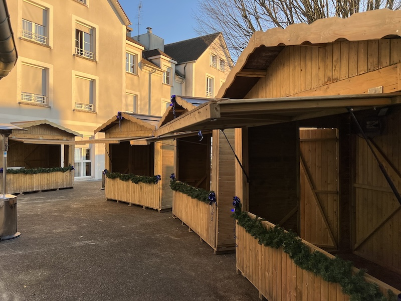Location chalet bois marché de Noël Orpea Massy (91) – DuoZ Events