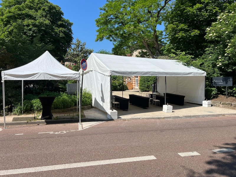 location tente 5x8 accueil contrôle sécurité badges Pavillon Royal Paris 75 – DuoZ Events