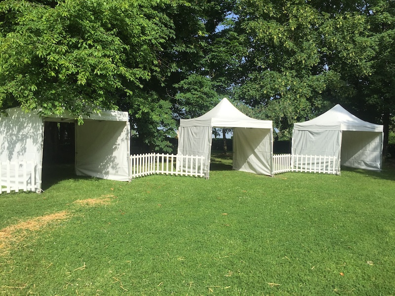 Location et installation de tentes pliantes 3x3m dans le parc de  Marly-le-Roi (78) pour une animation 