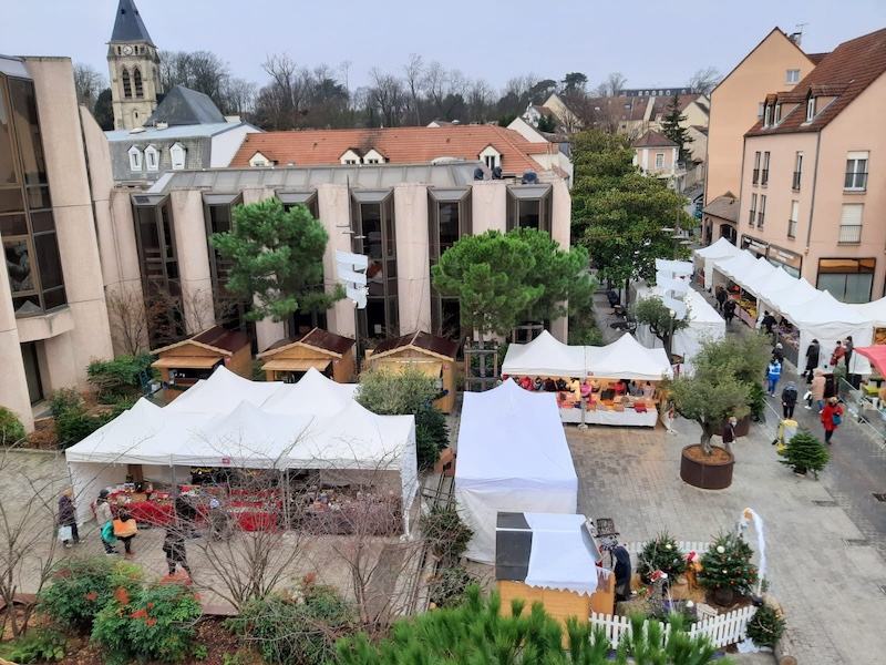 Location et installation de tentes pliantes et barnums 3x3 et 3x6m par Duo’Z Events pour un marché de Noël à Thiais (94)