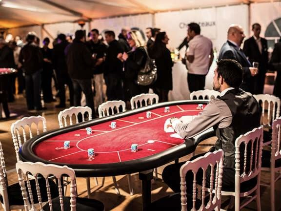 location de table de casino pour une soirée d'entreprise réalisation Duo'z Events